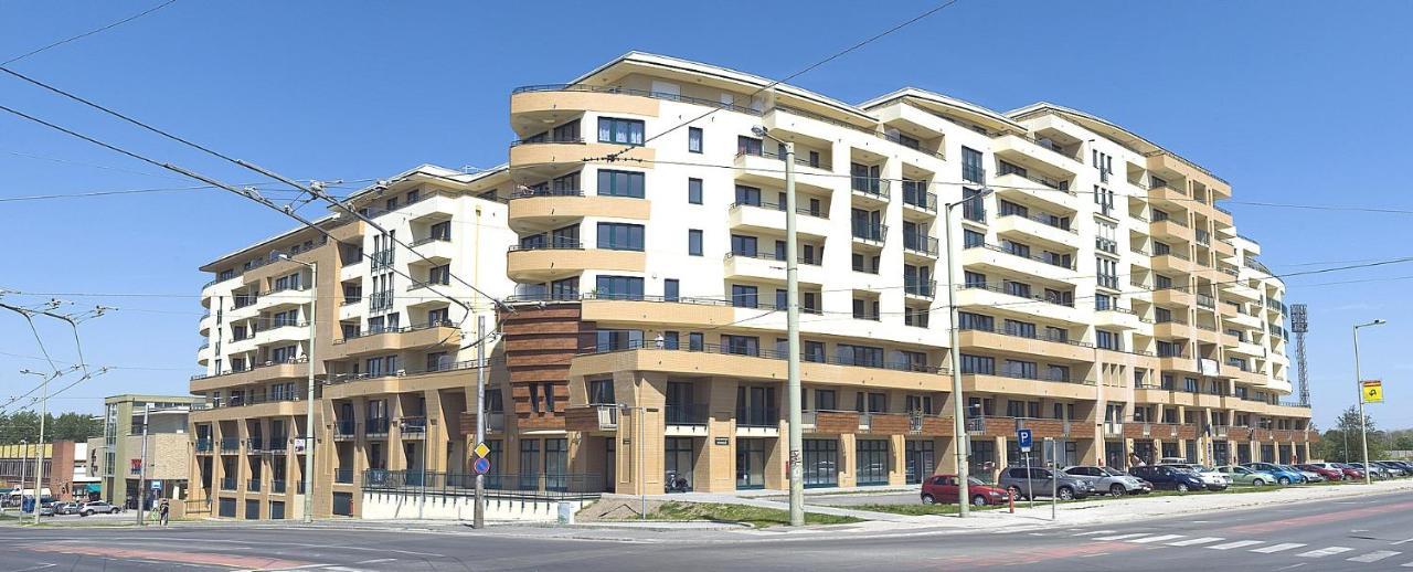 Tisza Palota Apartmanok Szeged Eksteriør billede