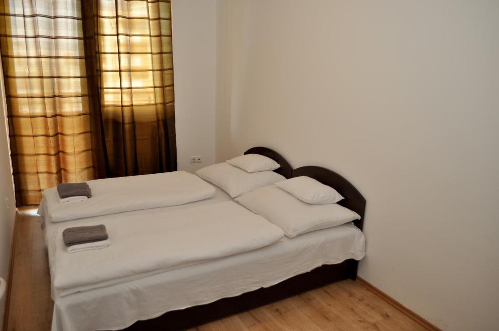 Tisza Palota Apartmanok Szeged Værelse billede
