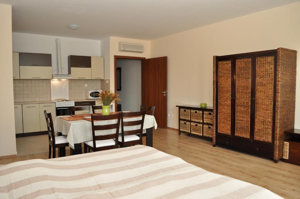 Tisza Palota Apartmanok Szeged Værelse billede