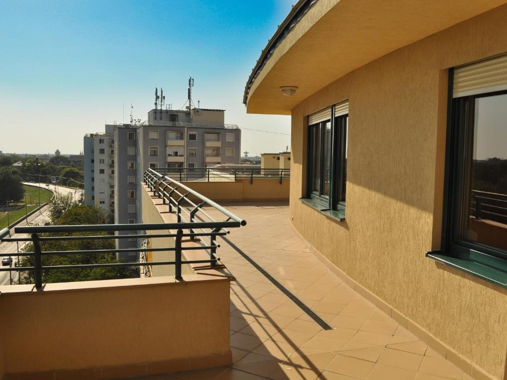 Tisza Palota Apartmanok Szeged Værelse billede
